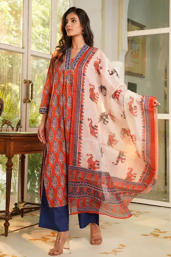 Women orange rayon blend floral printed straight kurta palazzos with dupatta