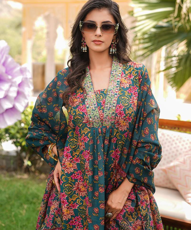 Women green rayon blend floral printed a-line kurta palazzos with dupatta