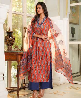 Women orange rayon blend floral printed straight kurta palazzos with dupatta 5