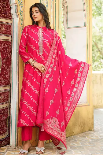 Women pink silk blend floral printed straight kurta trousers with dupatta
