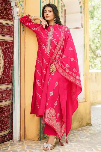 Women pink silk blend floral printed straight kurta trousers with dupatta