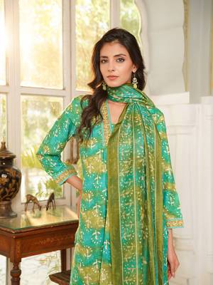 Women green rayon blend ethnic motifs printed straight kurta palazzos with dupatta 3