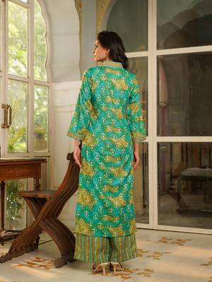 Women green rayon blend ethnic motifs printed straight kurta palazzos with dupatta 4