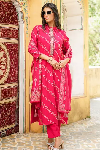 Women pink silk blend floral printed straight kurta trousers with dupatta