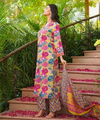 Women yellow rayon blend floral printed straight kurta palazzos with dupatta 3