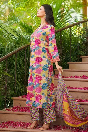 Women yellow rayon blend floral printed straight kurta palazzos with dupatta