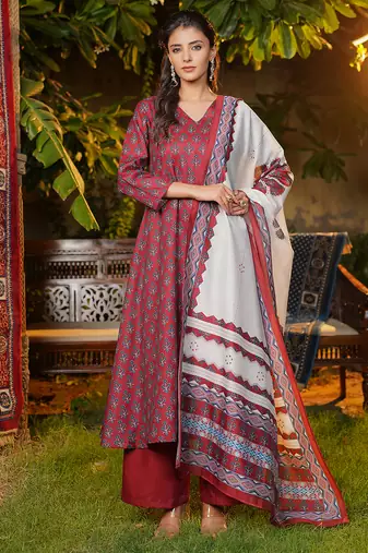 Women maroon rayon blend floral printed a-line kurta palazzos with dupatta