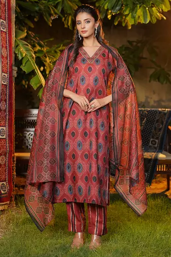 Women maroon rayon blend ethnic motifs printed straight kurta trousers with dupatta