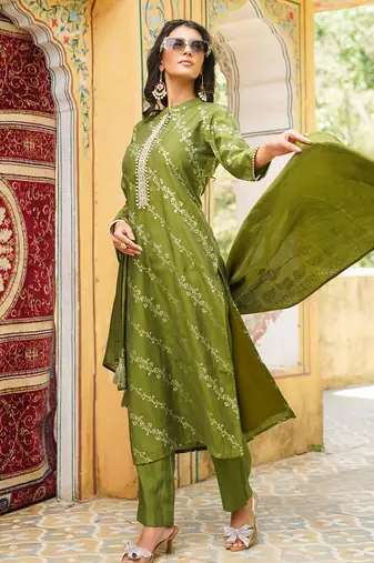 Women olive silk blend floral printed straight kurta trousers with dupatta