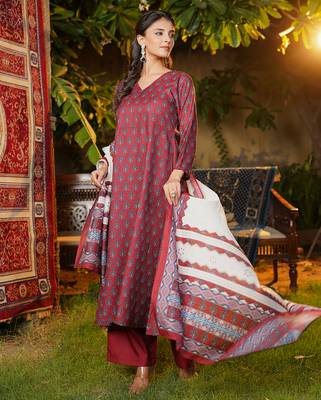 Women maroon rayon blend floral printed a-line kurta palazzos with dupatta 3