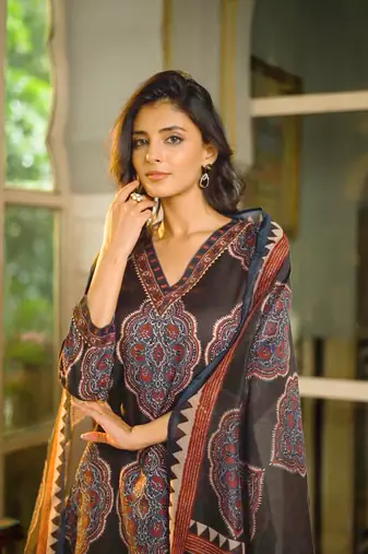 Women black rayon blend ethnic motifs printed straight kurta trousers with dupatta