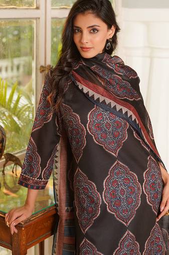 Women black rayon blend ethnic motifs printed straight kurta trousers with dupatta