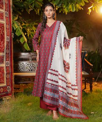 Women maroon rayon blend floral printed a-line kurta palazzos with dupatta 5