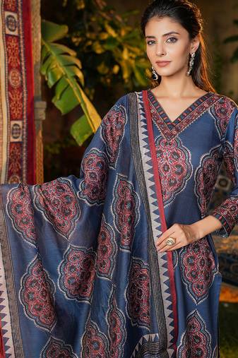 Women blue rayon blend ethnic motifs printed straight kurta trousers with dupatta