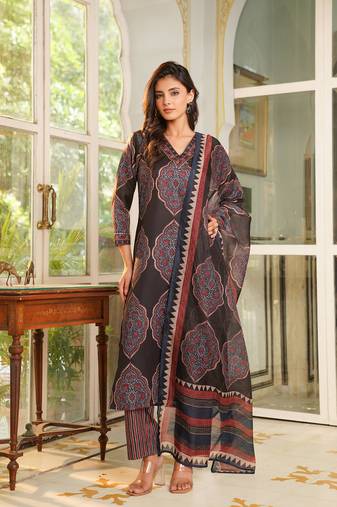 Women black rayon blend ethnic motifs printed straight kurta trousers with dupatta