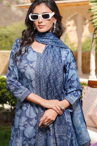 Women blue rayon blend floral printed straight kurta trousers with dupatta