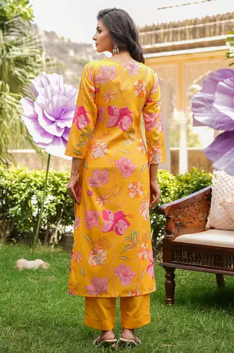 Women yellow silk blend floral printed straight kurta trousers with dupatta