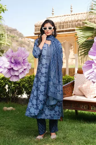 Women blue rayon blend floral printed straight kurta trousers with dupatta