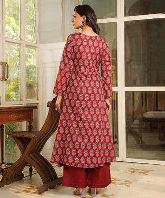 Women maroon rayon blend floral printed a-line kurta palazzos with dupatta 4