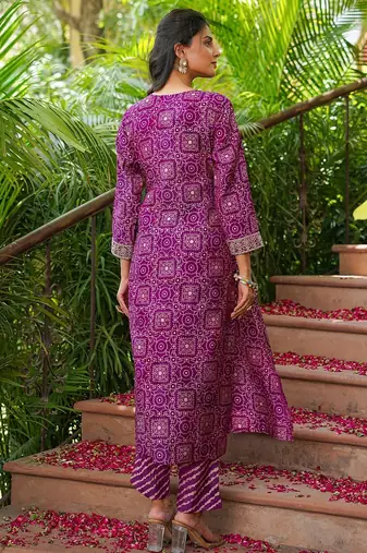 Women purple silk blend floral embroidered straight kurta trousers with dupatta