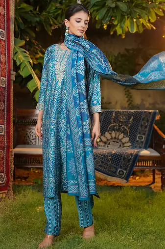 Women blue silk blend ikat printed straight kurta trousers with dupatta