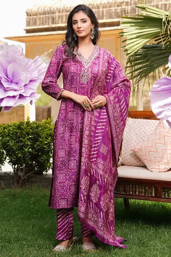 Women purple silk blend floral embroidered straight kurta trousers with dupatta