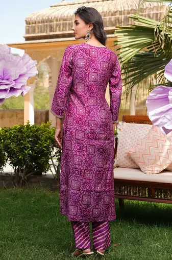 Women purple silk blend floral embroidered straight kurta trousers with dupatta