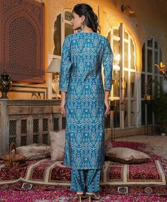 Women blue silk blend ikat printed straight kurta trousers with dupatta 5