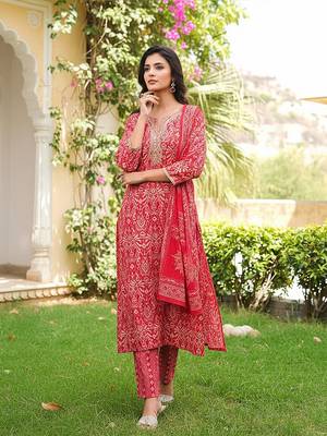 Women red silk blend ikat printed straight kurta trousers with dupatta 3