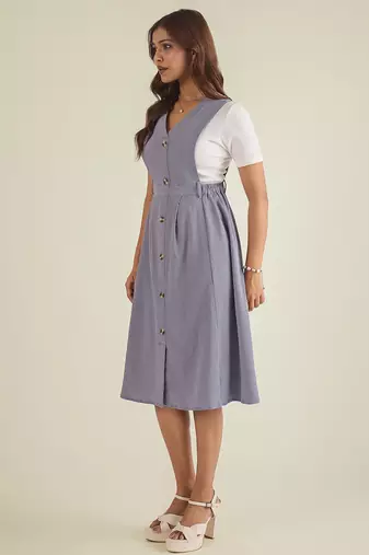 Lavender solid pinafore dress with button