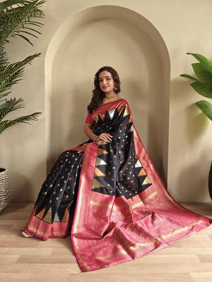 Black Kanchipuram silk blend Saree 3