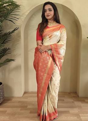 White Kanchipuram silk blend Saree 2