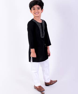 Black cotton plain kurta pyjama 3