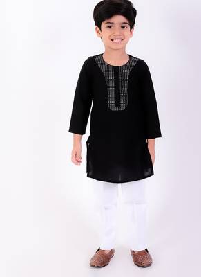 Black cotton plain kurta pyjama 1