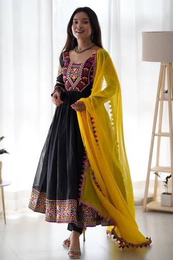 Dandiya Navratri Full Flared Black Anarkali With Embroidered Dupatta