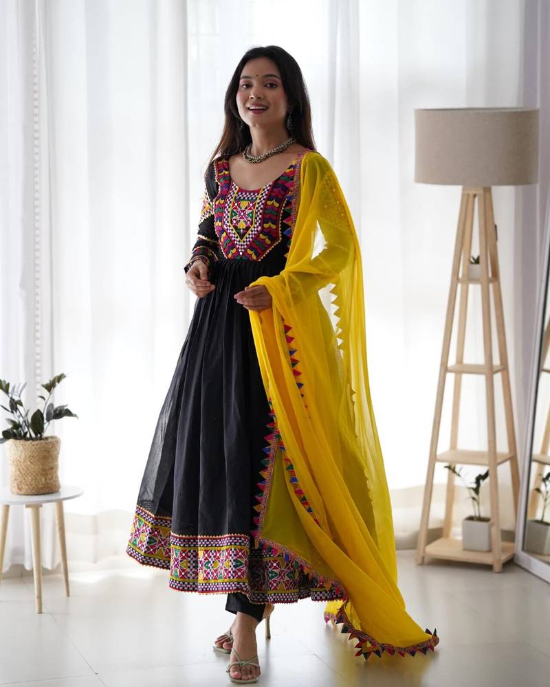 Dandiya Navratri Full Flared Black Anarkali With Embroidered Dupatta