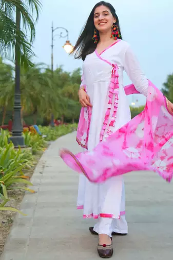 Stylish Suit Set With Dupatta Leheriya Design Dupatta Wedding Wear Suit