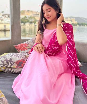 Wisteria Pink Suit Set With Leheriya Dupatta Stylish Wear Suit Set  4