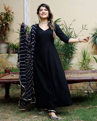 Gorgeous Suit Set With Black Dupatta Stylish Dupatta Suit Set Festival Wear 1