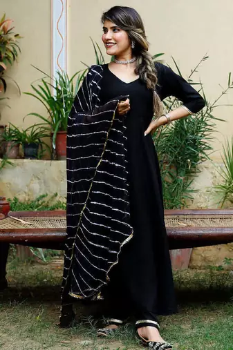Gorgeous Suit Set With Black Dupatta Stylish Dupatta Suit Set Festival Wear