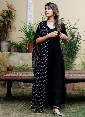 Gorgeous Suit Set With Black Dupatta Stylish Dupatta Suit Set Festival Wear 5