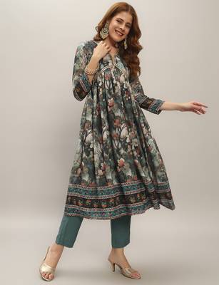 Women's  Chanderi Silk Embroidery Flared Kurta with Pant And Dupatta Set 4