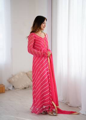 Rose pink leheriya anarkali kurta with dupatta 3