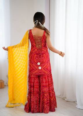 Red bandhej kurta sharara set with dupatta 2