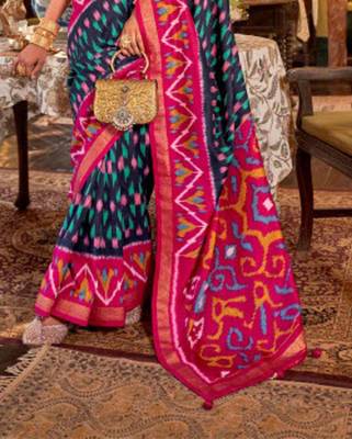 Navy blue silk blend printed saree with unstitched blouse 3