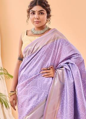 Lavender Bandhani Weaving Saree With Paithani Pallu   1