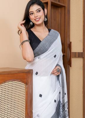 White khadi cotton with heavy jamdani palla and tassels saree 1