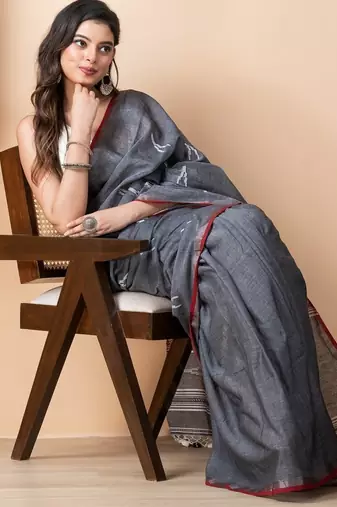 Grey handloom pure cotton jamdani and tassels saree