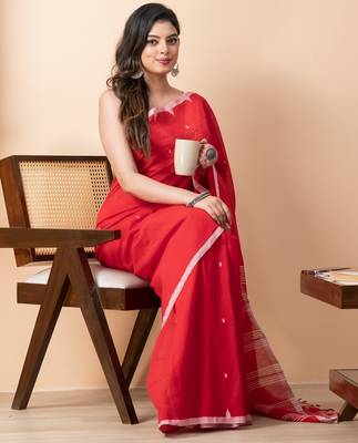 Red handloom mark dhanikhali mul cotton jamdani saree 1