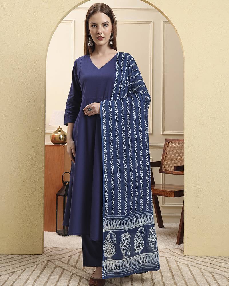 Yufta blue floral a-line maternity kurta trouser dupatta set